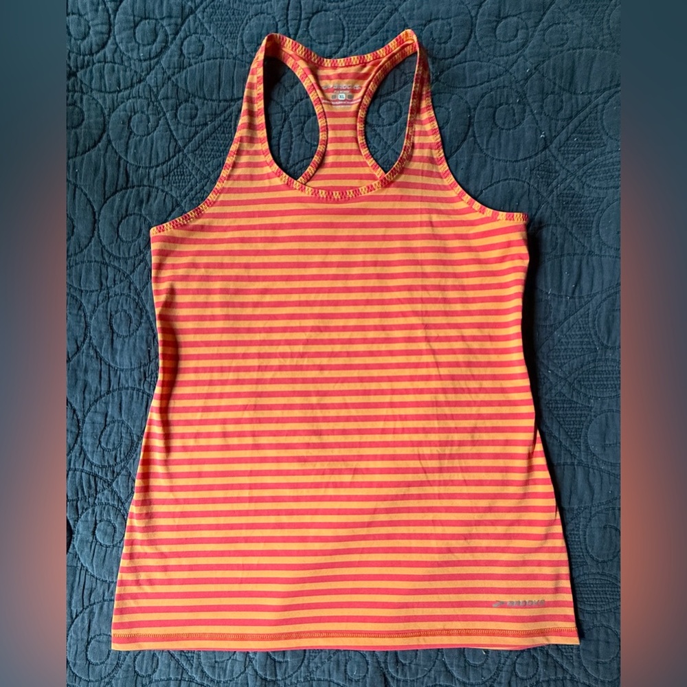 NWOT. Women’s Brooks Orange and Gold Fitted Athletic Razorback Top. Size XL.